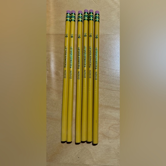 βοΈπποΈ School Supplies Bundle, some NEW & some opened - Picture 5 of 6